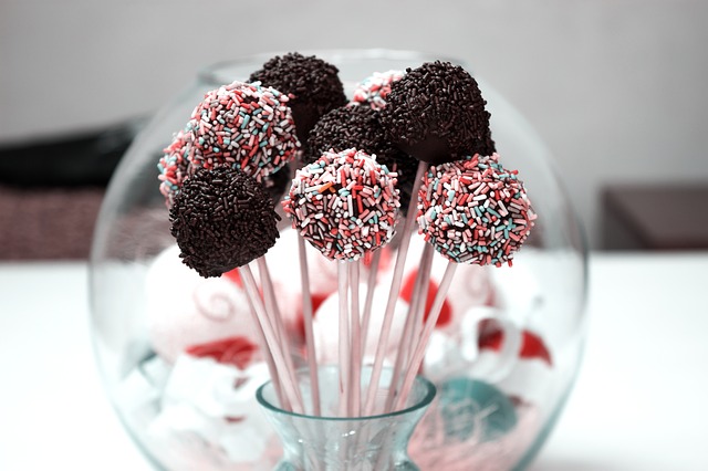 Cake-Pops-Mummy-and-Boo